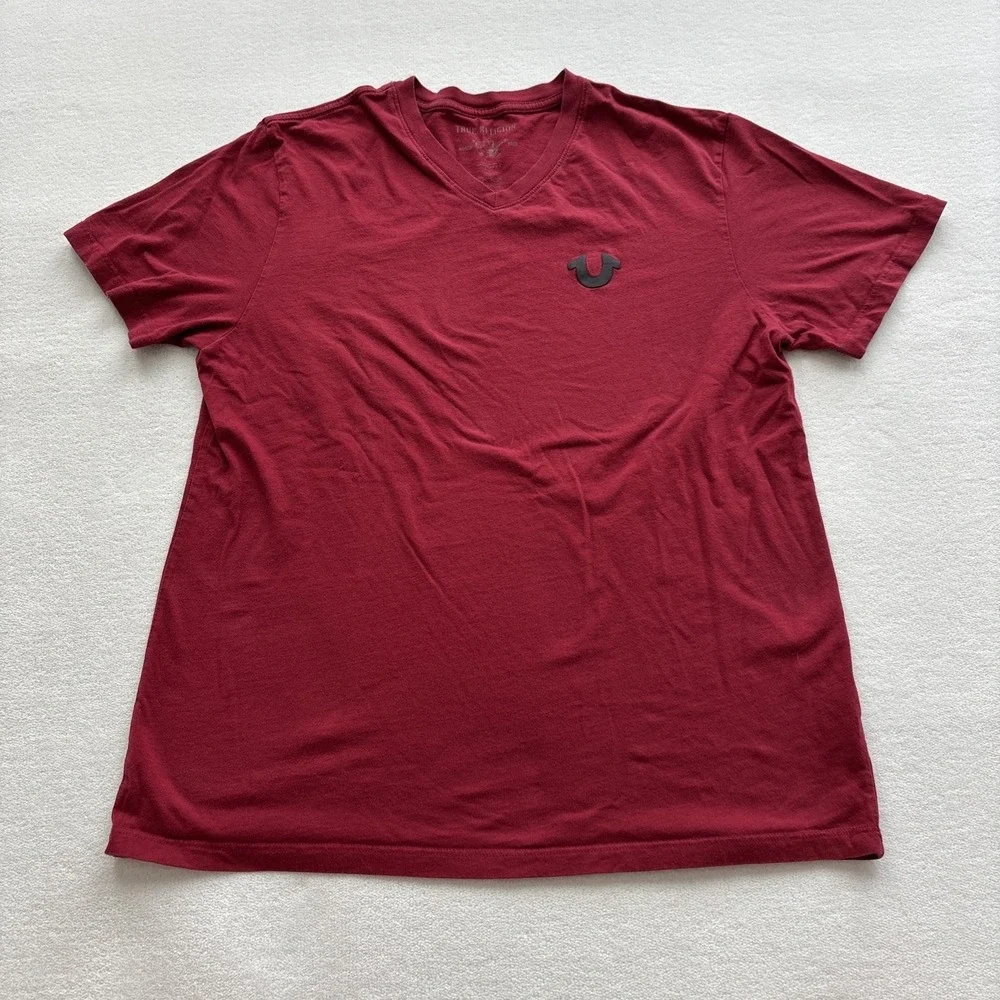 True‎ Religion V-Neck T-Shirt Mens XL Red Horseshoe Logo Short Sleeve Cotton